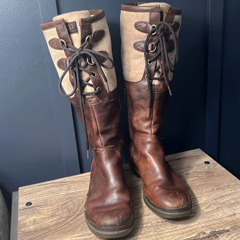 Ugg Elsa Tall boot size 10 - Picture 4 of 10
